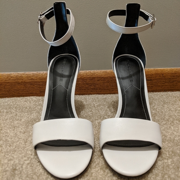 Kendall + Kylie sandals - Picture 2 of 5